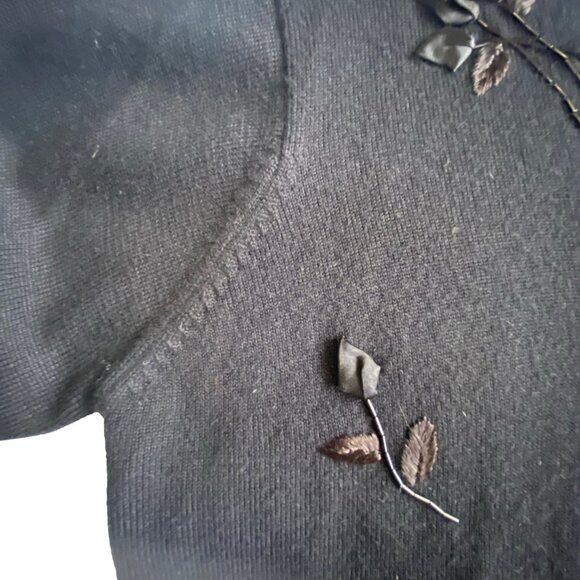 KAREN SCOTT Black Wool Blend Beaded Floral Appliqué Sweater Pullover M - Picture 7 of 12